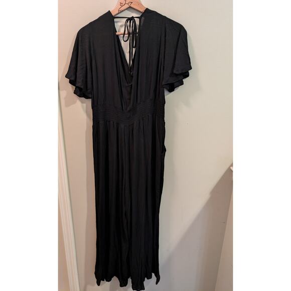 Papillon Short Sleeve Jumpsuit in Black - Picture 4 of 5